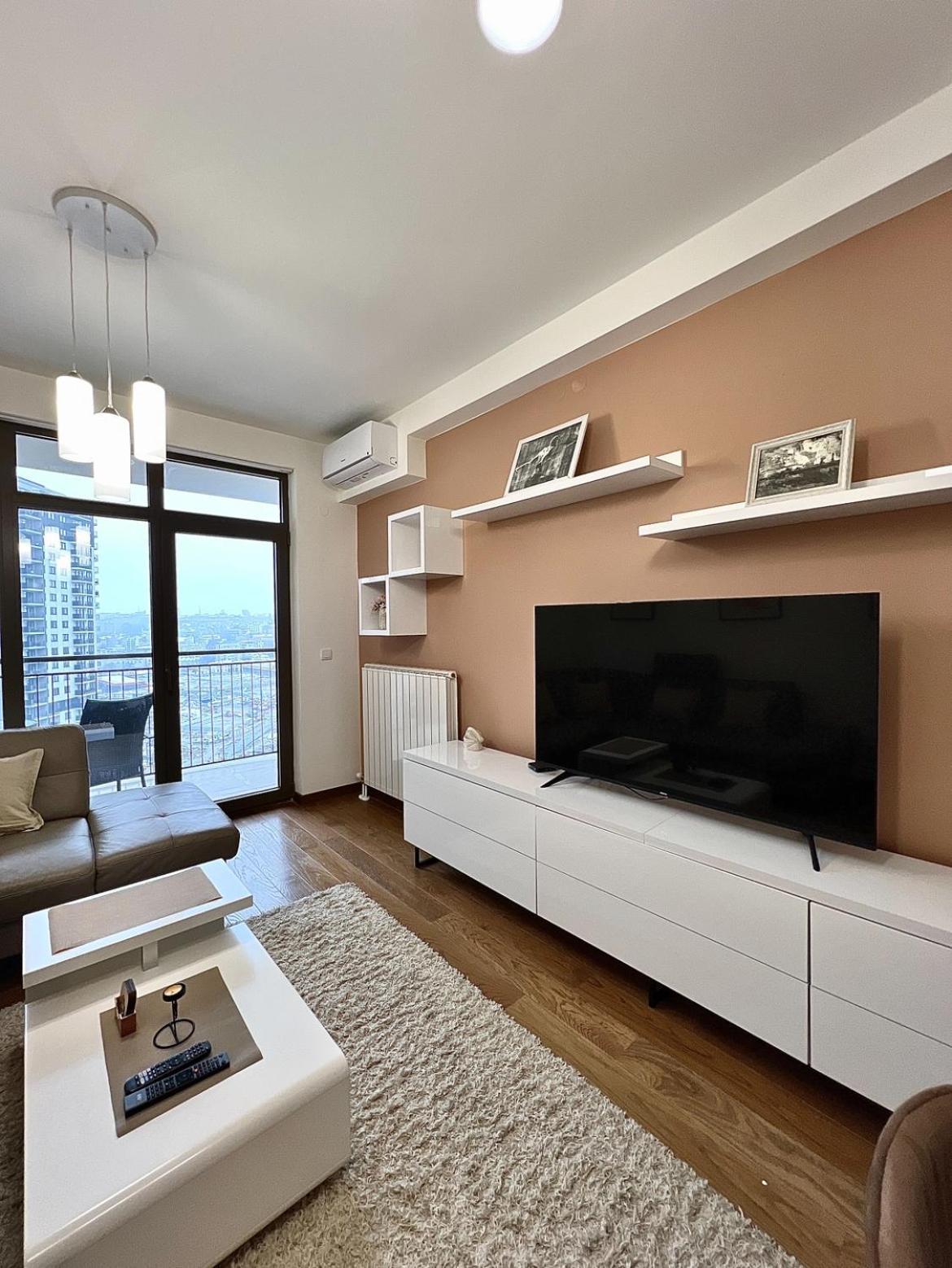 Waterfront Premium *